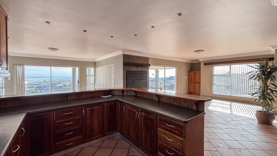 To Let 7 Bedroom Property for Rent in Myburgh Park Western Cape